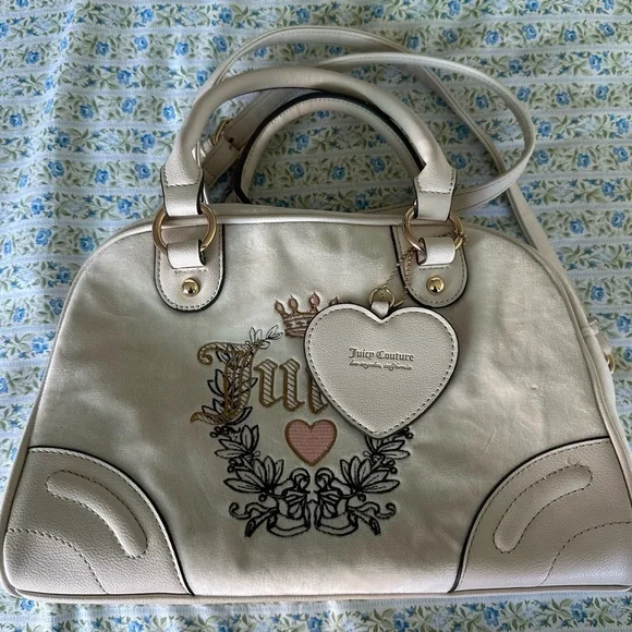 Juicy Couture Satchel in Cream with Heart Charm - Picture 2 of 8